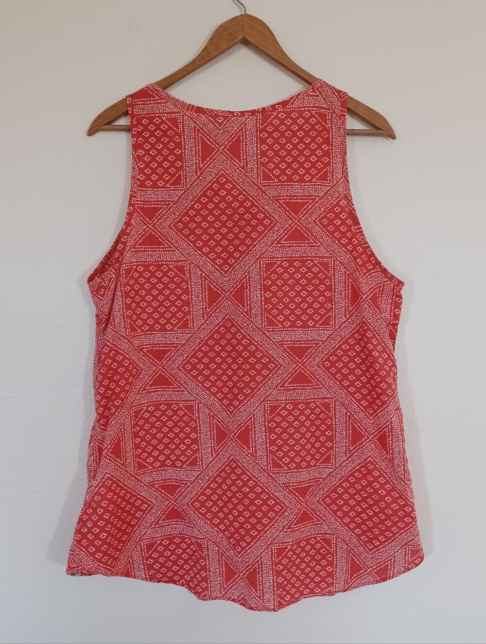 The North Face Barilles Coral Geometric Print Henley Tank Top Size Large - Picture 3 of 9